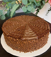 Brigadeiro & Walnuts Cake (Bolo Brigadeiro & Nozes)
